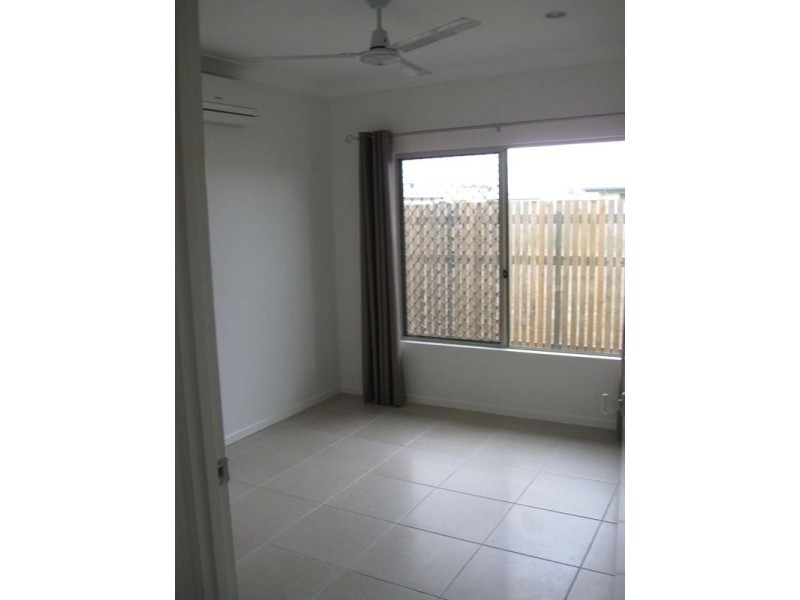 6 Ningaloo Crescent, Burdell QLD 4818