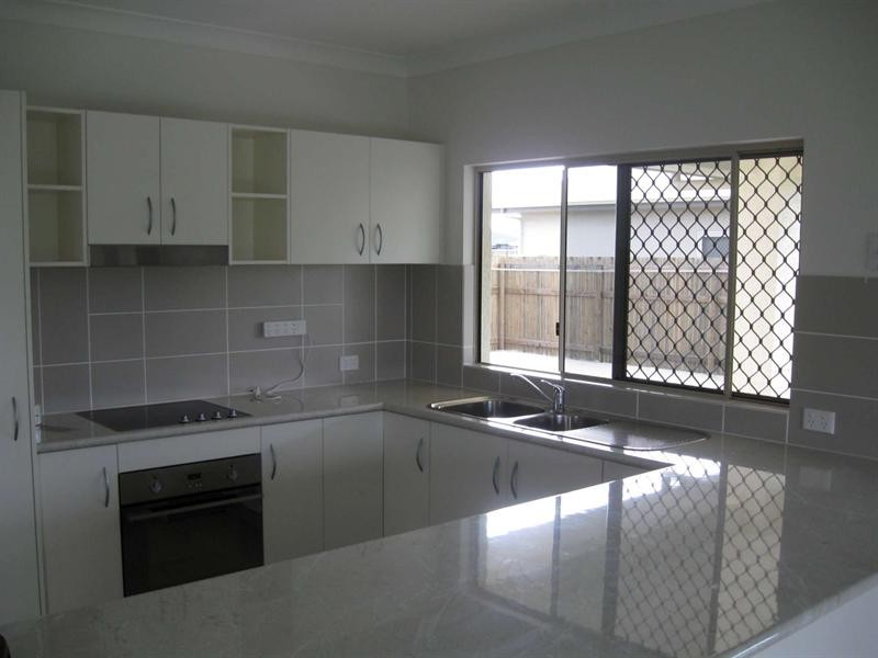 6 Ningaloo Crescent, Burdell QLD 4818