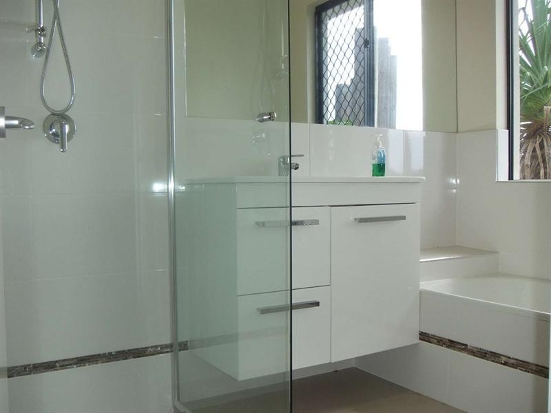 Bushland Beach QLD 4818