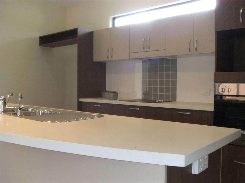 Bushland Beach QLD 4818