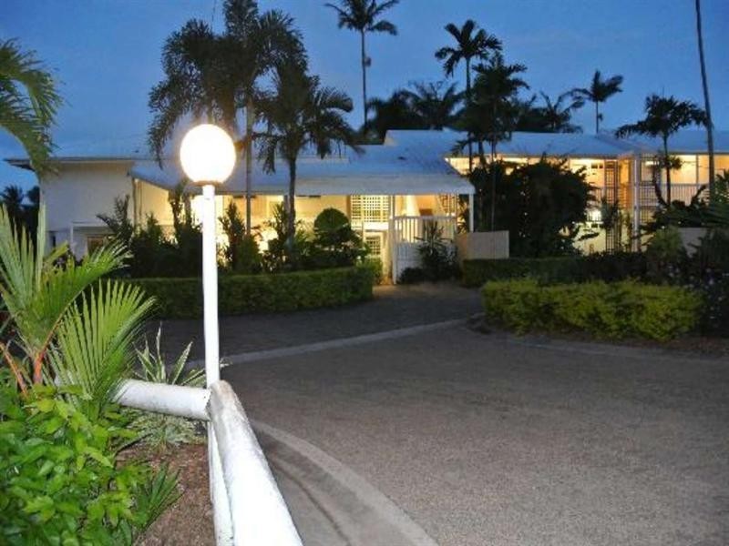 Mackay’s Motel, Mission Beach QLD 4852