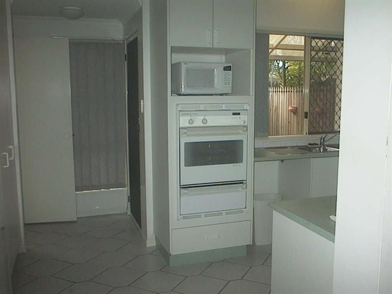 9/4-6 Cheyne Street, Pimlico QLD 4812