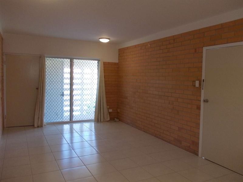 2/68 Eyre Street, North Ward QLD 4810