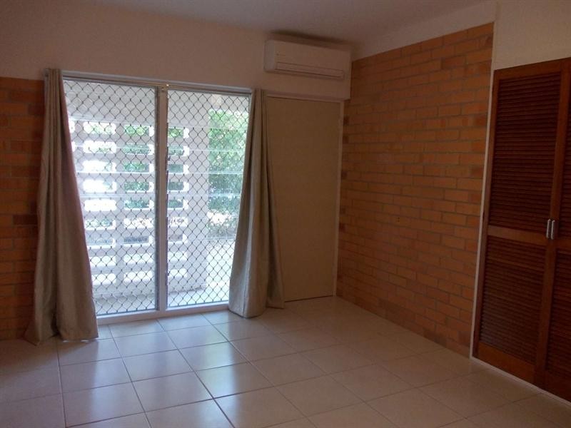 2/68 Eyre Street, North Ward QLD 4810