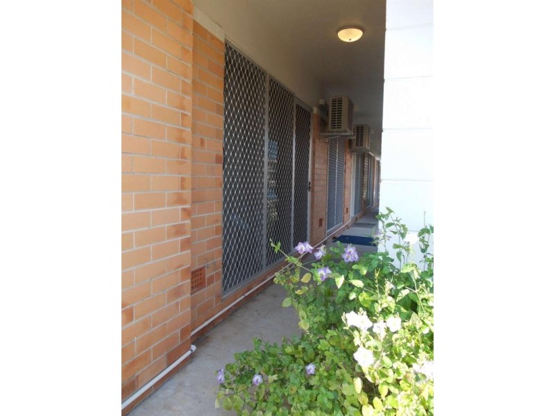 2/68 Eyre Street, North Ward QLD 4810