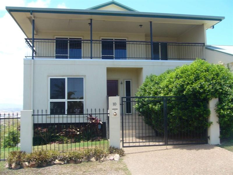 10 Stirling Drive, North Ward QLD 4810