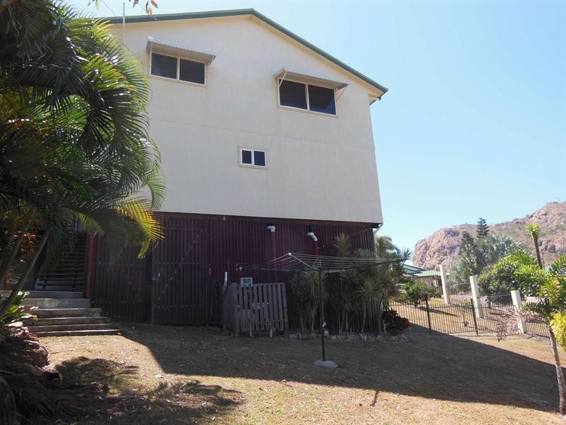 10 Stirling Drive, North Ward QLD 4810