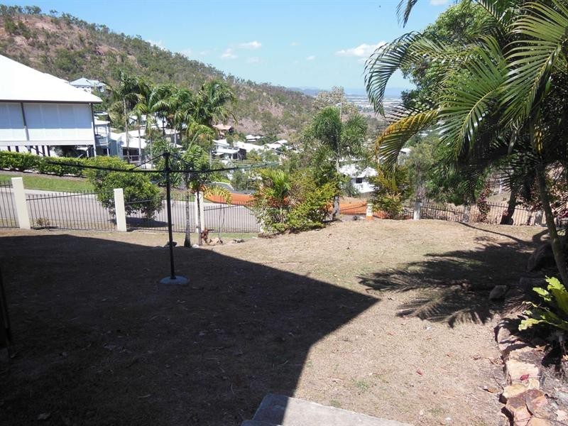 10 Stirling Drive, North Ward QLD 4810