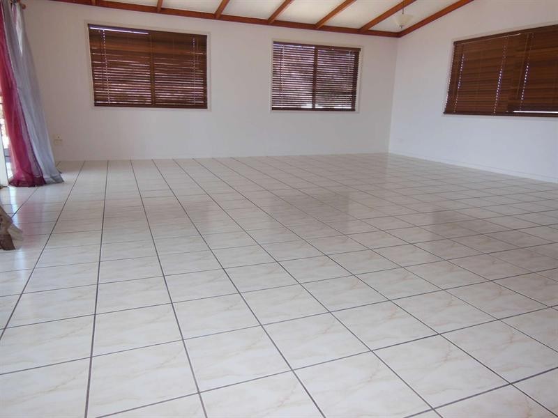 10 Stirling Drive, North Ward QLD 4810