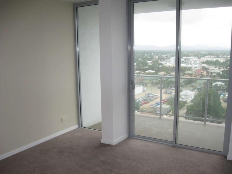 1208/2 Dibbs Street, South Townsville QLD 4810