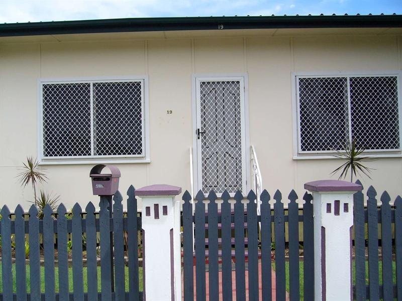 19 Tully Street, South Townsville QLD 4810