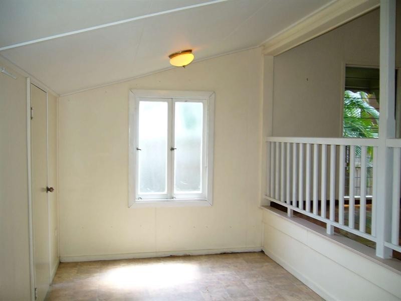 19 Tully Street, South Townsville QLD 4810