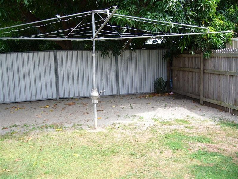 19 Tully Street, South Townsville QLD 4810