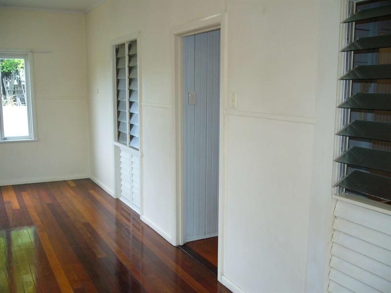 19 Tully Street, South Townsville QLD 4810