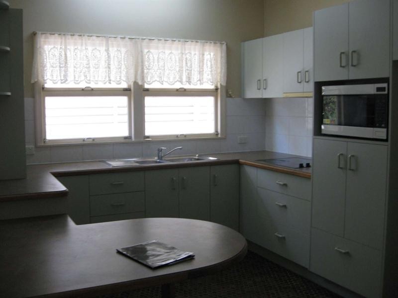 18 Hammett Street, Currajong QLD 4812