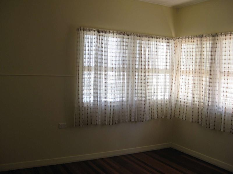 18 Hammett Street, Currajong QLD 4812