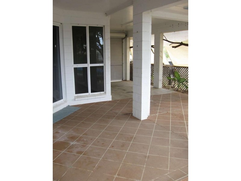 11 Kinnardy Street, Burdell QLD 4818