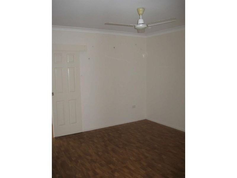 11 Kinnardy Street, Burdell QLD 4818