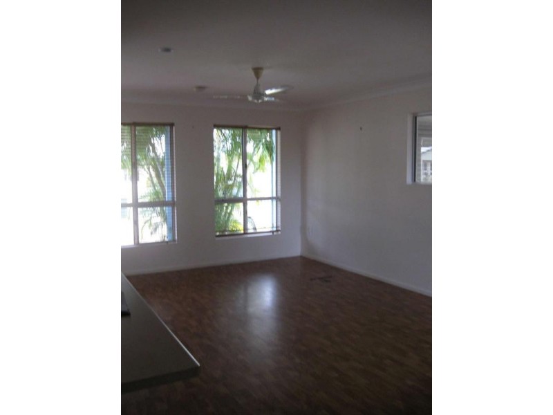 11 Kinnardy Street, Burdell QLD 4818