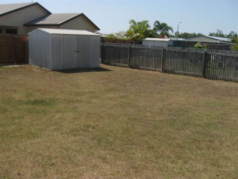 11 Kinnardy Street, Burdell QLD 4818