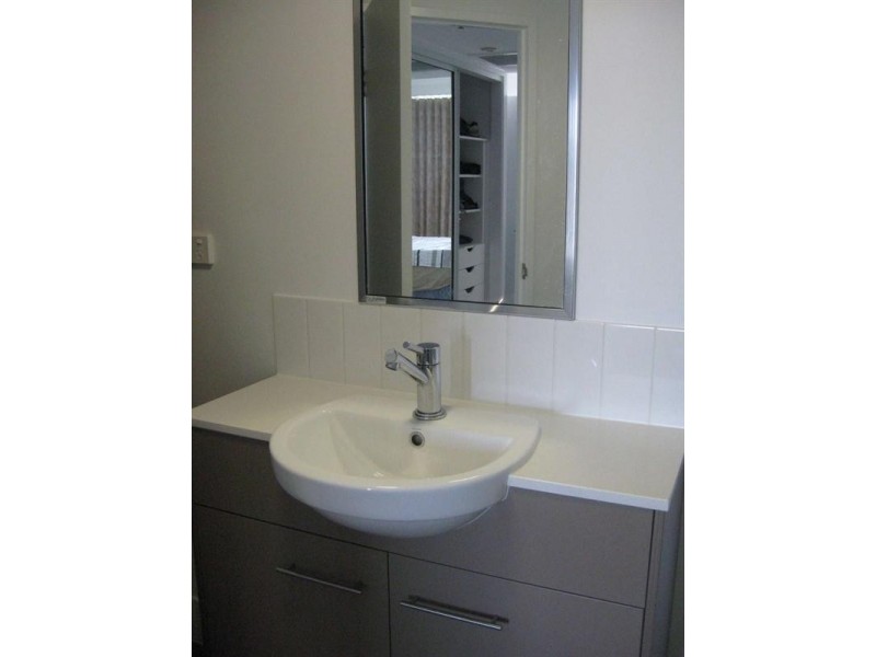 2 Dibbs Street, South Townsville QLD 4810