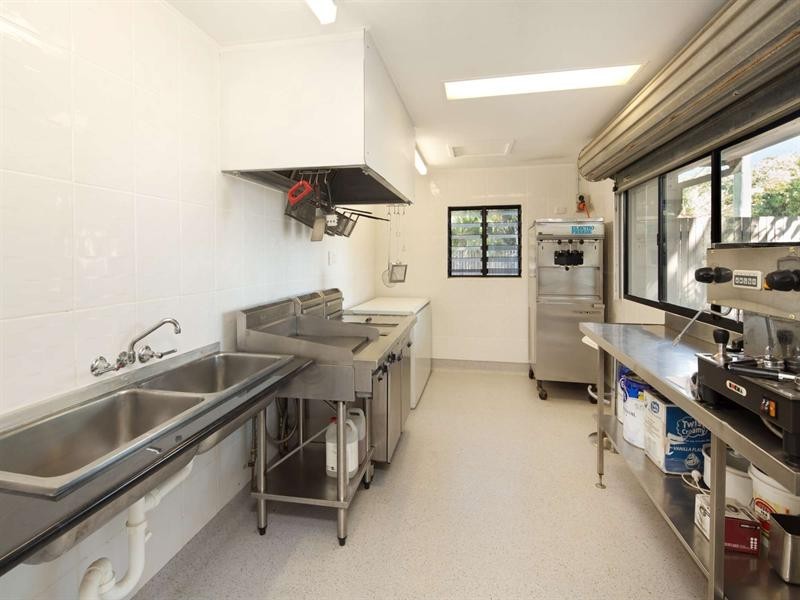 41 Reef Street, Saunders Beach QLD 4818