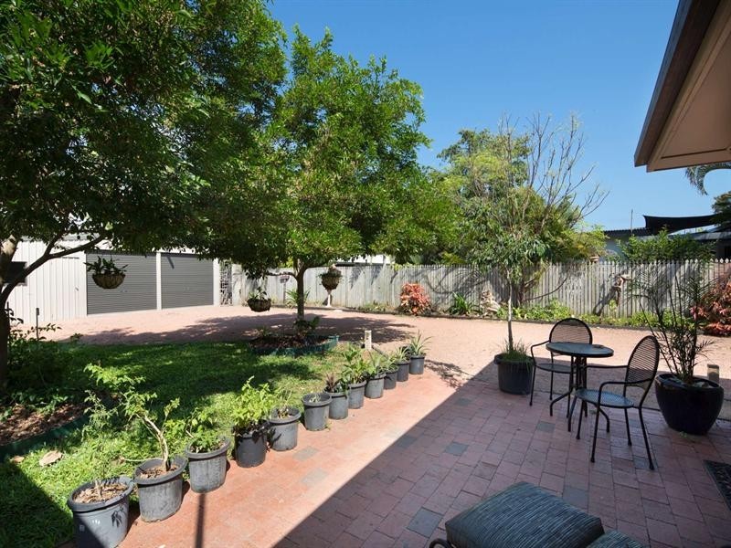 41 Reef Street, Saunders Beach QLD 4818