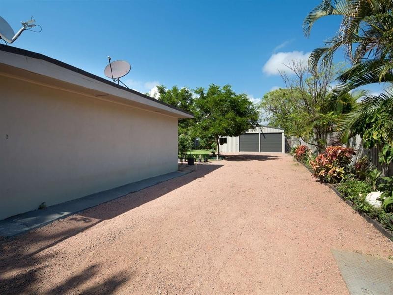 41 Reef Street, Saunders Beach QLD 4818