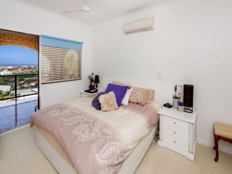 4 Stirling Drive, Castle Hill QLD 4810