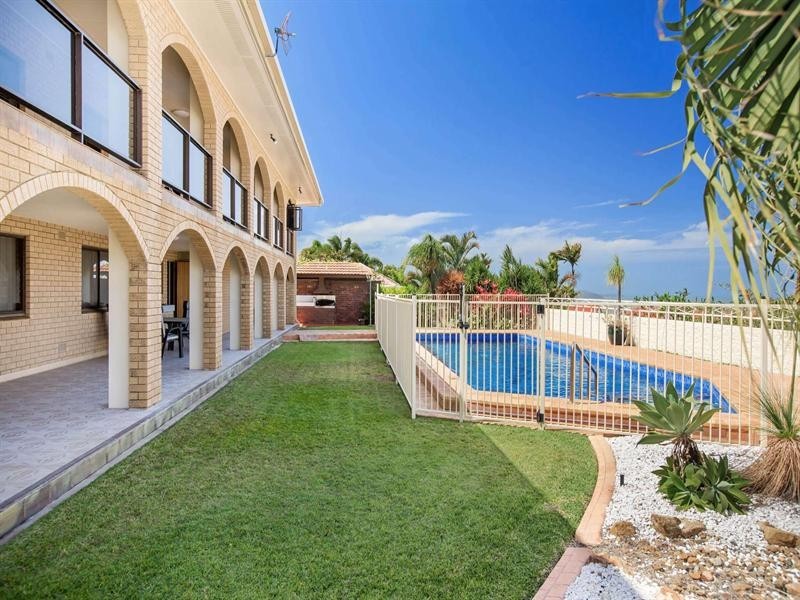 4 Stirling Drive, Castle Hill QLD 4810