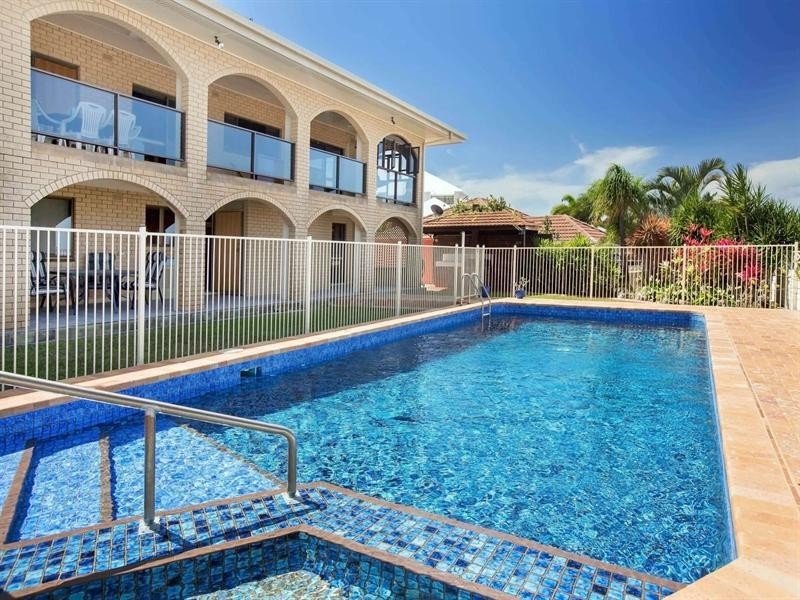 4 Stirling Drive, Castle Hill QLD 4810