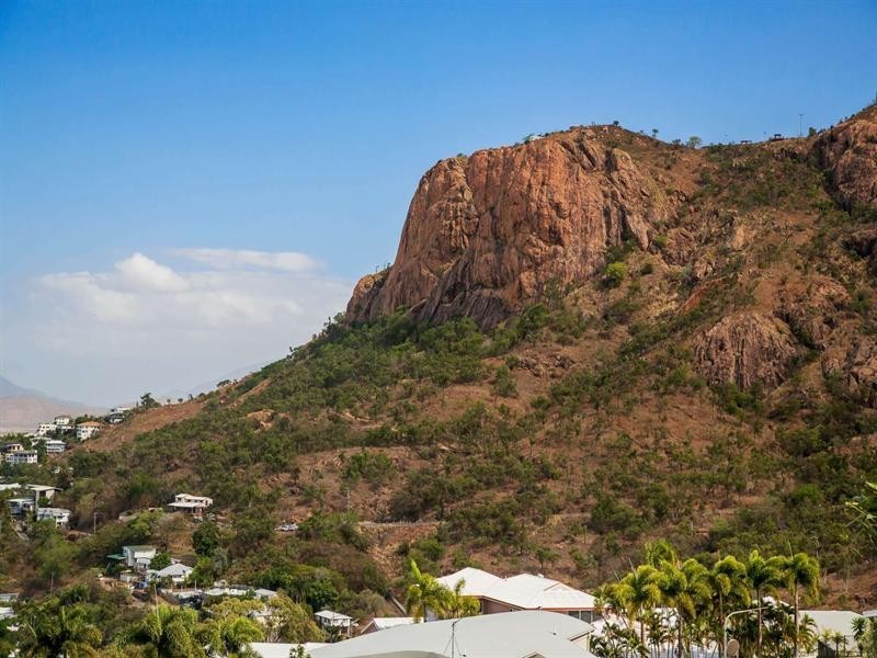 4 Stirling Drive, Castle Hill QLD 4810