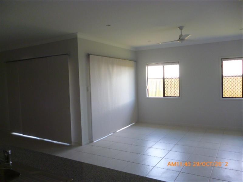 Bushland Beach QLD 4818