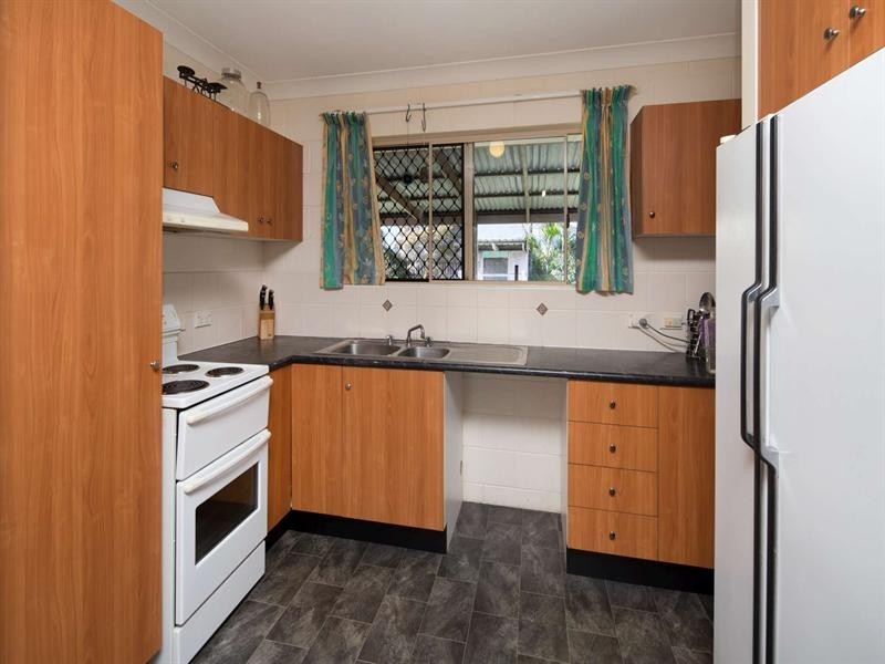 2 Amber Avenue, Rasmussen QLD 4815