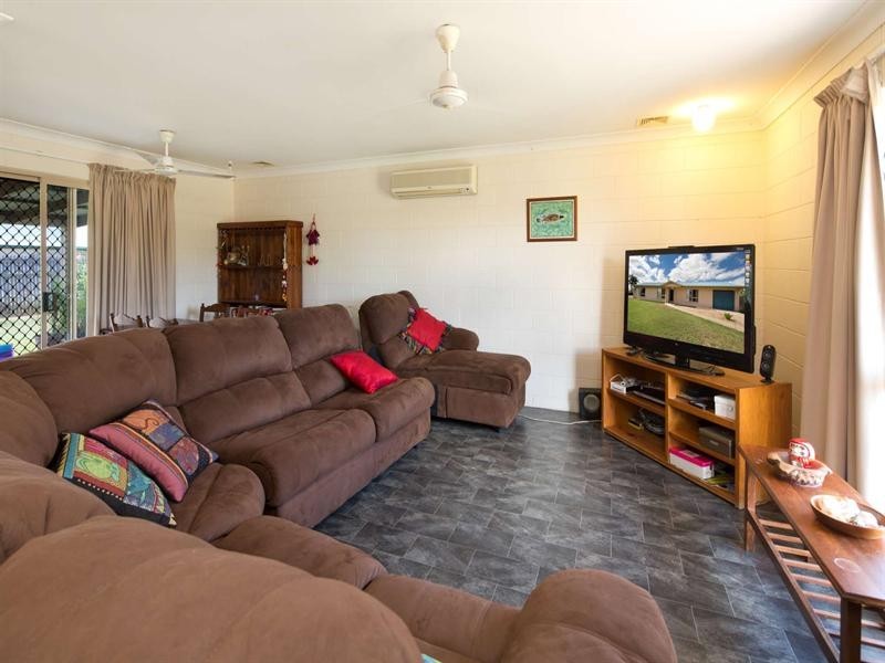 2 Amber Avenue, Rasmussen QLD 4815