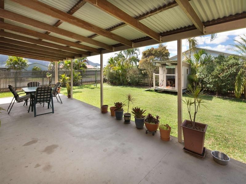 2 Amber Avenue, Rasmussen QLD 4815