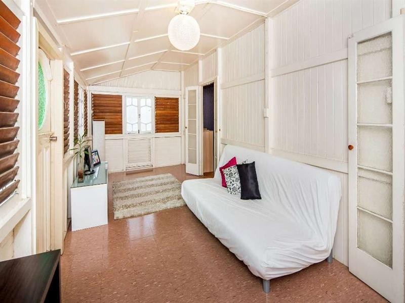 35 Queens Road, Hermit Park QLD 4812