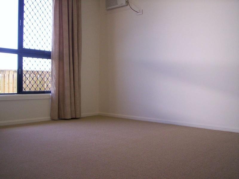 Bushland Beach QLD 4818