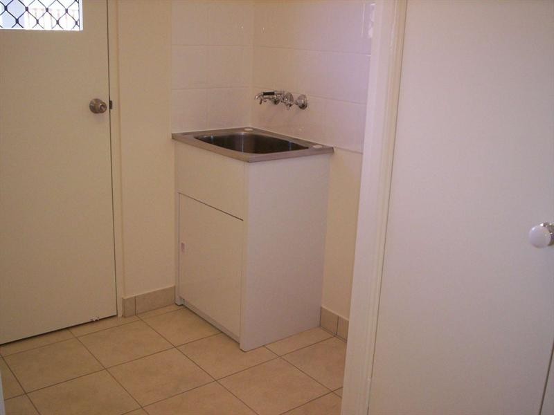 Bushland Beach QLD 4818