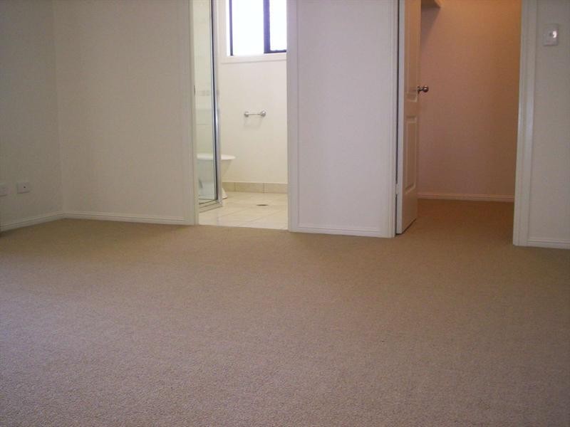 Bushland Beach QLD 4818