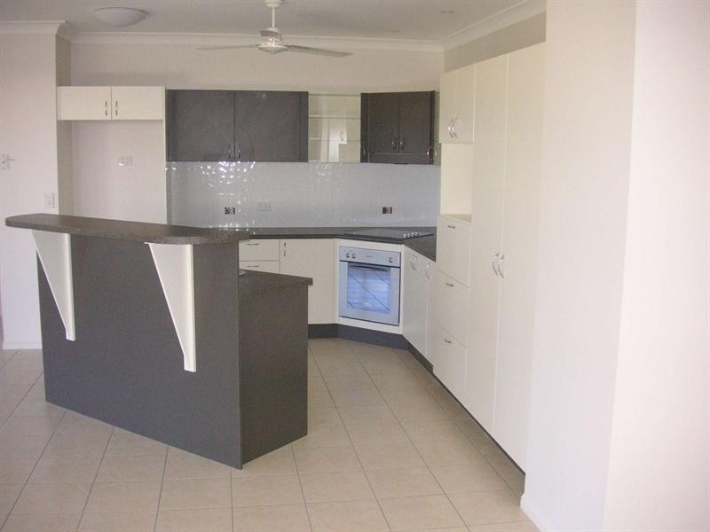 Bushland Beach QLD 4818