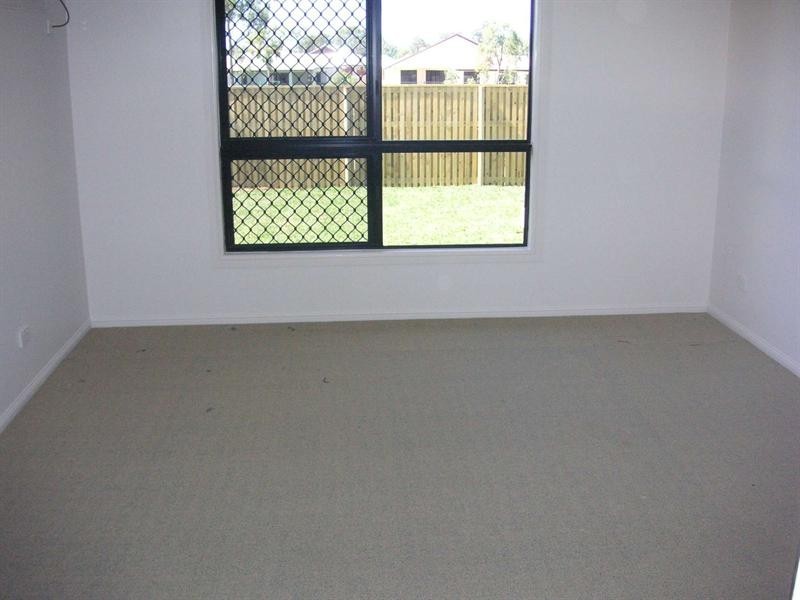 Bushland Beach QLD 4818