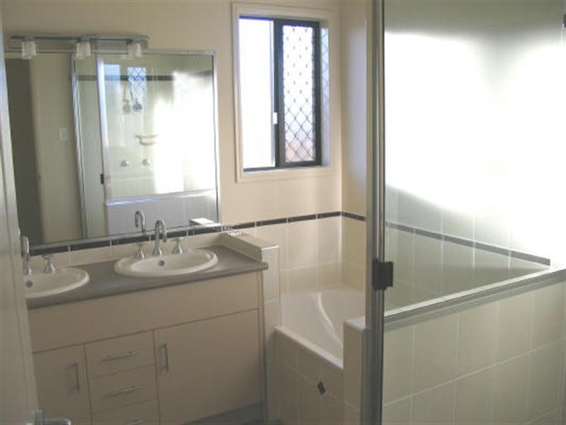 113 Shutehaven Circuit, Bushland Beach QLD 4818