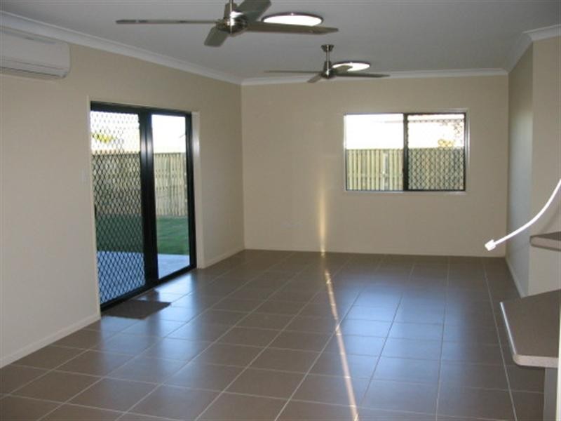 113 Shutehaven Circuit, Bushland Beach QLD 4818