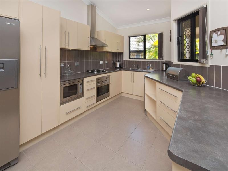 11 Fuji Court, Mount Louisa QLD 4814