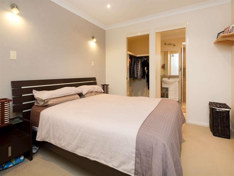 11 Fuji Court, Mount Louisa QLD 4814