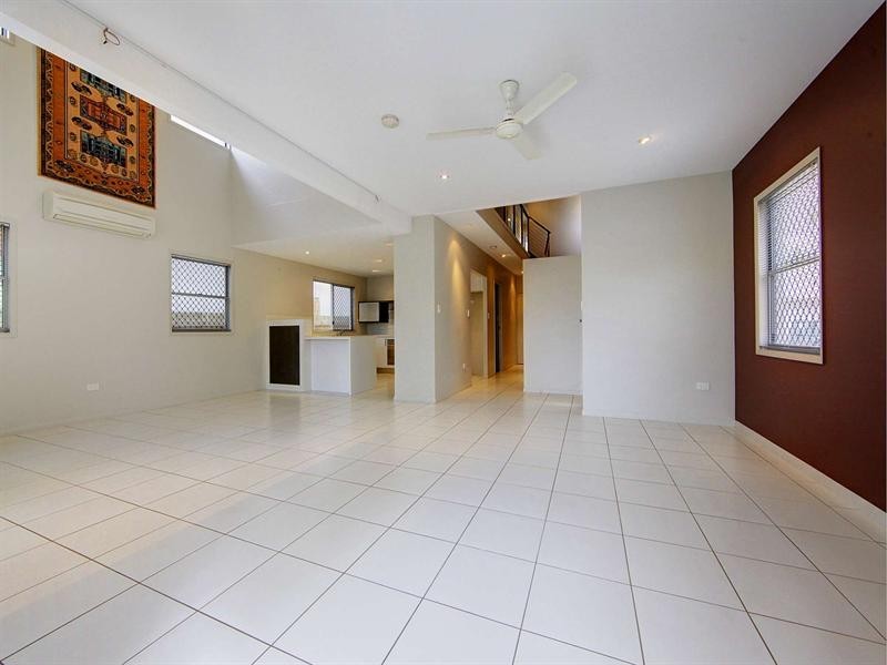 34 Golf Links Drive, Kirwan QLD 4817