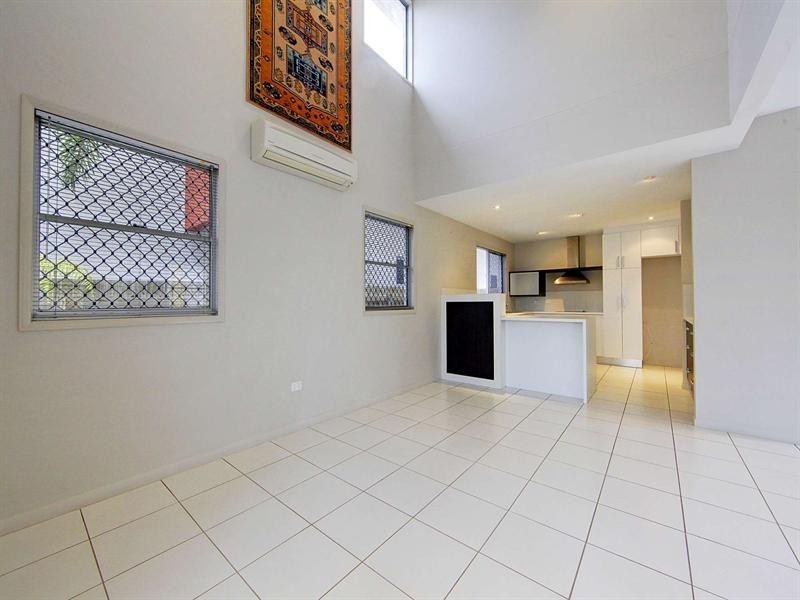 34 Golf Links Drive, Kirwan QLD 4817