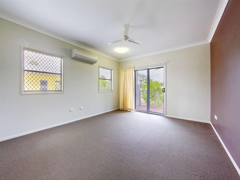 34 Golf Links Drive, Kirwan QLD 4817