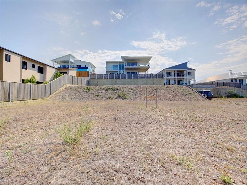 7 Cashell Crescent, Bushland Beach QLD 4818